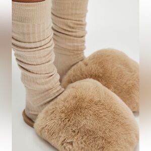 NWT Free People Snowball Slippers - Tan